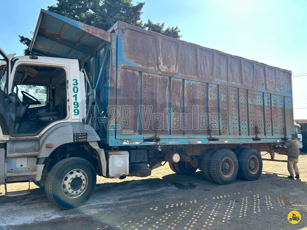 CARROCERIA SOBRE CHASSI  TRUCK CANAVIEIRO R29 Caminhões IRACEMAPOLIS SÃO PAULO SP
